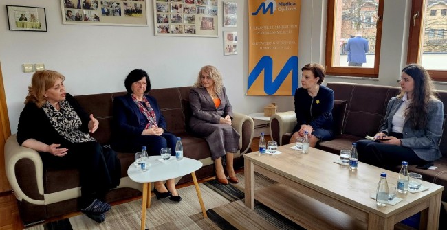 Deputy-Prime-Minister-Mrs.-Donika-Gervalla-Shwarz-visits-Medica-Gjakova-2