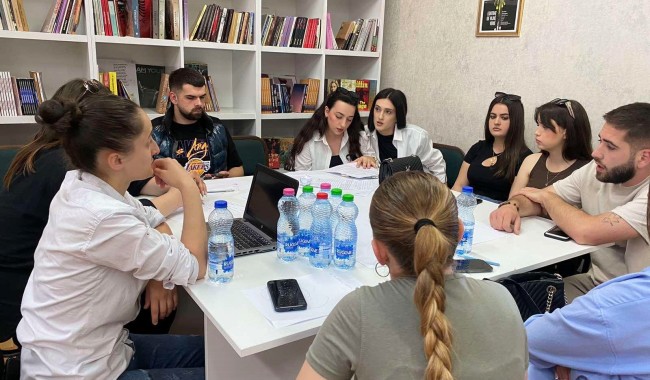 Medica-Gjakova-supported-by-the-German-Government-through-GIZ-Kosovo-has-organized-the-training-session-for-Social-Enterprises-with-young-people-from-across-Kosovo-2