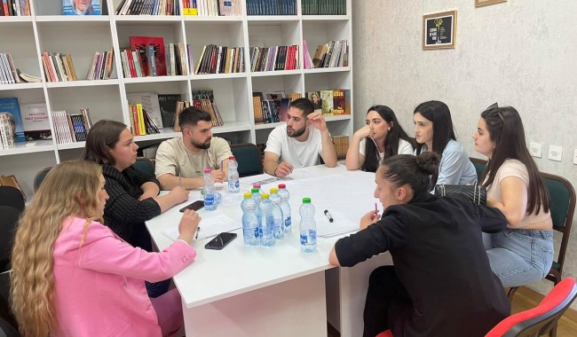 Medica-Gjakova-supported-by-the-German-Government-through-GIZ-Kosovo-has-organized-the-training-session-for-Social-Enterprises-with-young-people-from-across-Kosovo-5