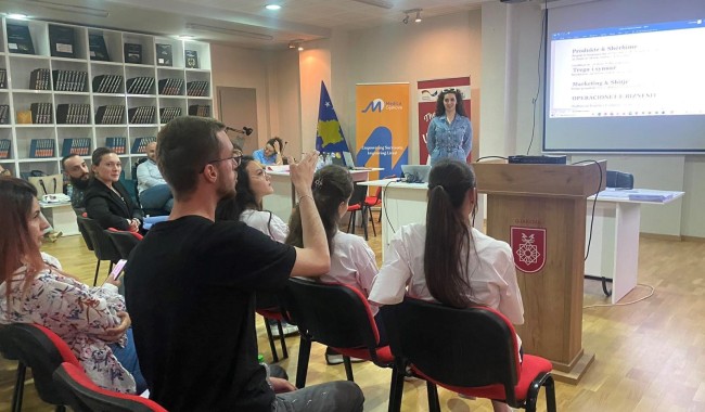 Medica-Gjakova-supported-by-the-German-Government-through-GIZ-Kosovo-has-organized-the-training-session-for-Social-Enterprises-with-young-people-from-across-Kosovo-6