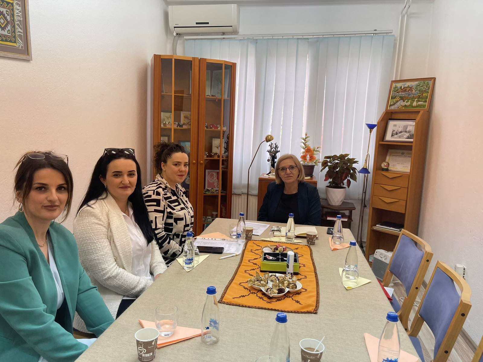 Photo during the meeting with the Center for the Promotion of Women’s Rights and the staff of Medica Gjakova to discuss the progress of the project which we are implementing on behalf of the project with the Swiss Embassy and to plan future activities.